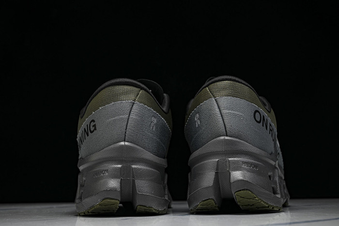 ON RUNNING CLOUDMONSTER 3 GREEN/BLACK