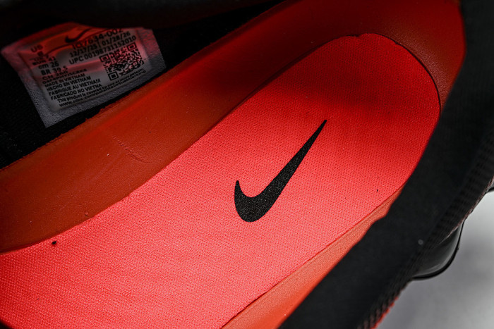 IQ7634-002 AIR LIQUID MAX BLACK/METALLIC GOLD/TEAM RED/FIRE RED/BRIGHT CRIMSON