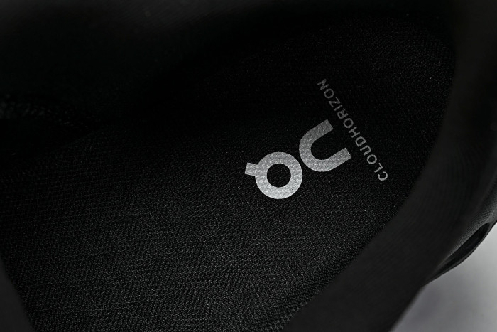 3WG10331043 ON RUNNING CLOUDHORIZON 2 BLACK/BLACK