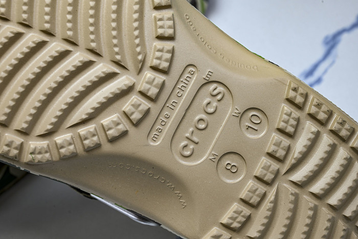 CLASSIC CLOG COMFORTABLE AND VERSATILE PERFORATED SHOES BEIGE/GREEN/BLACK