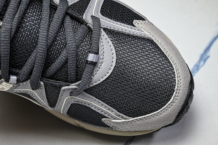 1011B109-031 GEL-KAHANA 8 LOW-TOP RUNNING SHOES GREY/BLACK