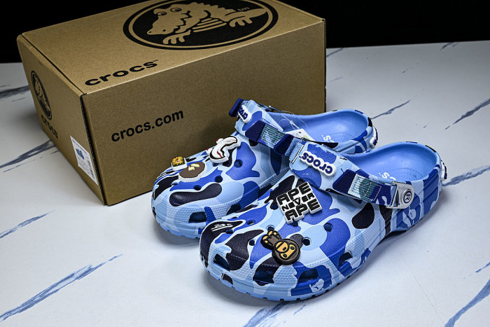 CLASSIC CLOG COMFORTABLE AND VERSATILE PERFORATED SHOES BLUE/BLUE/BLUE