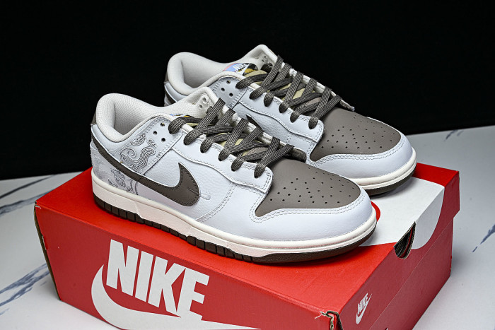 IQ1118-220 SB DUNK LOW CASUAL SNEAKERS GREY/BROWN