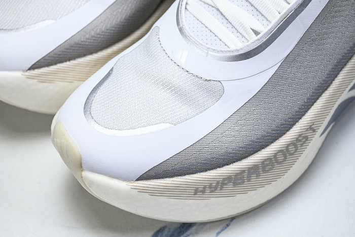 KK0288 HYPER BOOST EDGE CLOUD WHITE/LIGHT SOLID GREY/SILVER METALLIC