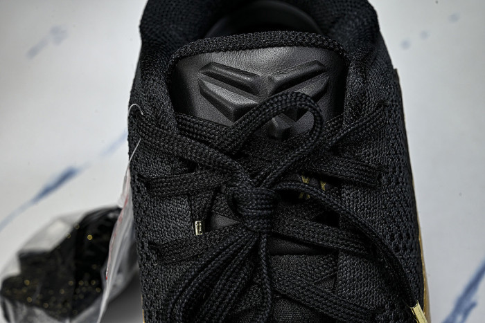 IM4260-001 KOBE 11 ELITE LOW PROTRO BLACK/METALLIC GOLD