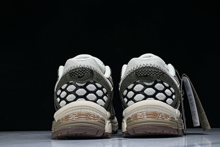 1011B109-029 GEL-KAHANA 8 LOW-TOP RUNNING SHOES WHITE/GREY/BROWN