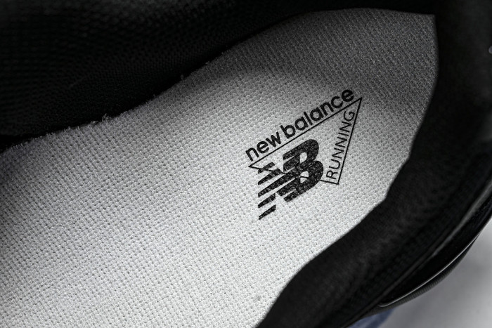 1176572-BBLC CLIFTON 11 KNITTED MESH RUNNING SHOES BLACK/BLACK/BLACK