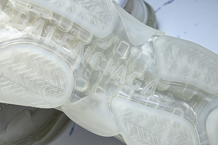 W2FB1-9000 TRIPLE S RETRO CASUAL RUNNING SHOES WHITE/WHITE/WHITE