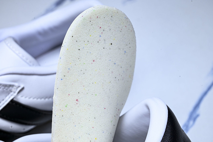 JQ4774 TAEKWONDO CLOUD WHITE/CORE BLACK/GUM