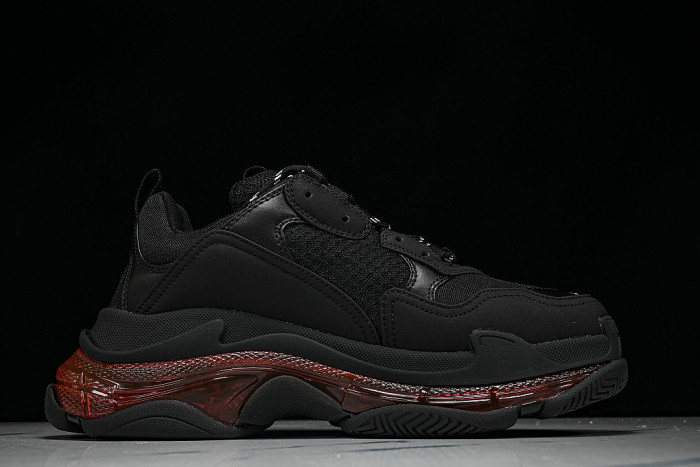 W2FR1-1053 TRIPLE S RETRO CASUAL RUNNING SHOES BLACK/RED/BLACK