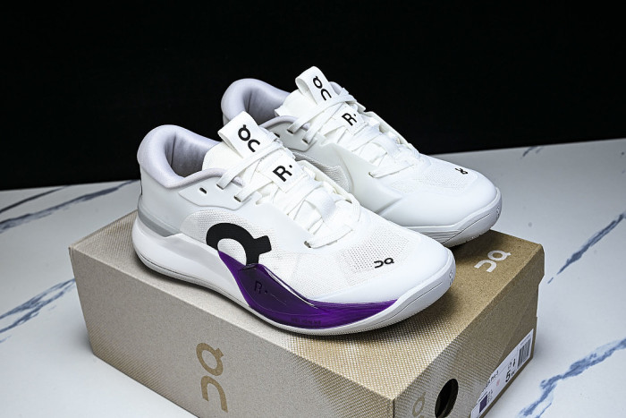 3WG10316030 THE ROGER PRO 3 LOW-TOP TENNIS SHOES WHITE/PURPLE
