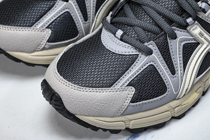 1011B109-029 GEL-KAHANA 8 LOW-TOP RUNNING SHOES GREY/BLACK
