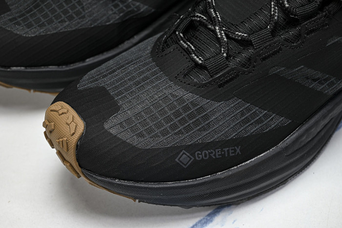 HQ9301 FREEHIKER 3 LOW GTX LOW-TOP RUNNING SHOES BLACK/BLACK/BLACK