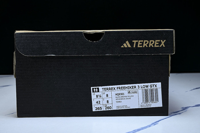 HQ9301 FREEHIKER 3 LOW GTX LOW-TOP RUNNING SHOES BLACK/BLACK/BLACK