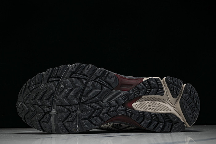 1203B031-027 GEL-KAHANA 8 LOW-TOP RUNNING SHOES BLACK/GREY/NAVY BLUE