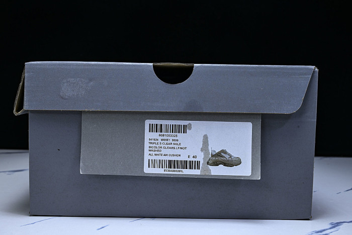 W2FB1-9000 TRIPLE S RETRO CASUAL RUNNING SHOES WHITE/WHITE/WHITE