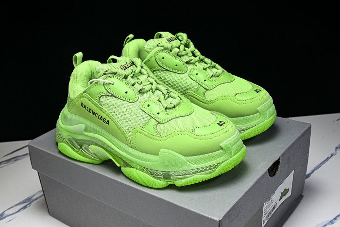 W2GR1-3801 TRIPLE S RETRO CASUAL RUNNING SHOES GREEN/GREEN/GREEN