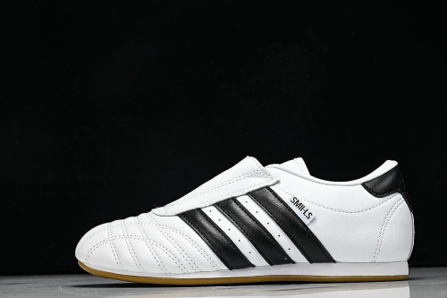 JQ4774 TAEKWONDO CLOUD WHITE/CORE BLACK/GUM