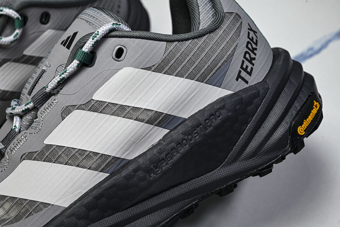 LA3855 FREEHIKER 3 LOW GTX LOW-TOP RUNNING SHOES GREY/BLACK/GREY