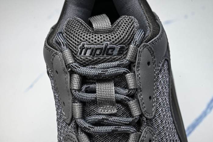 W2GA1-1801 TRIPLE S RETRO CASUAL RUNNING SHOES GREY/GREY/GREY