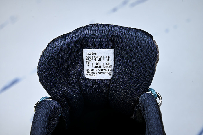 1203B031-027 GEL-KAHANA 8 LOW-TOP RUNNING SHOES BLACK/GREY/NAVY BLUE
