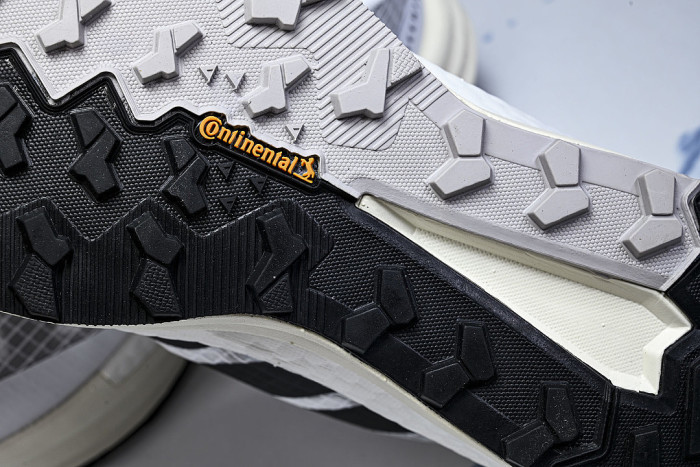 KI8279 FREEHIKER 3 LOW GTX LOW-TOP RUNNING SHOES WHITE/BLACK/GREY
