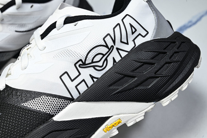 1171928-BWHT ONE ONE SPEEDGOAT 7 BLACK/WHITE