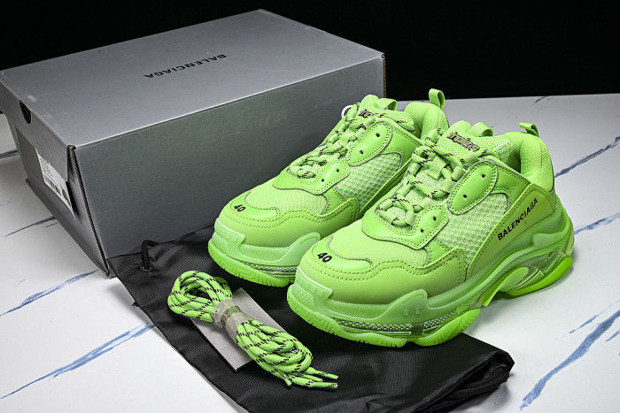 W2GR1-3801 TRIPLE S RETRO CASUAL RUNNING SHOES GREEN/GREEN/GREEN