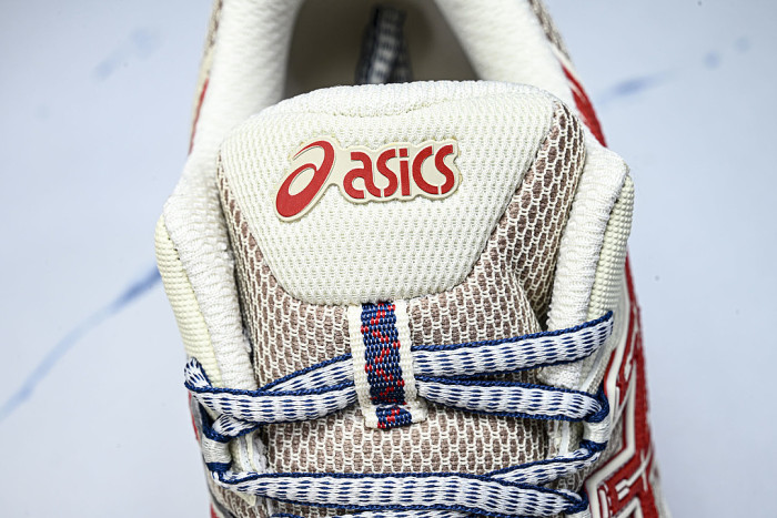 1203B133-200 GEL-KAHANA 8 LOW-TOP RUNNING SHOES BEIGE/RED/BLUE