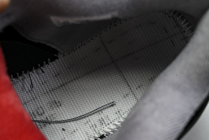 IX8180-001 JORDAN 4 RETRO OG BLACK/CEMENT GREY/SUMMIT WHITE/FIRE RED