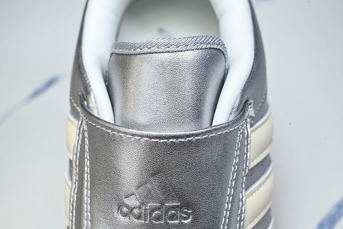 JS4023 TAEKWONDO SILVER METALLIC/OFF WHITE/GUM