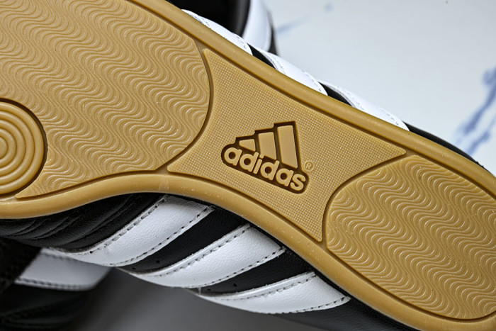 JQ4775 TAEKWONDO CORE BLACK/CLOUD WHITE/GUM