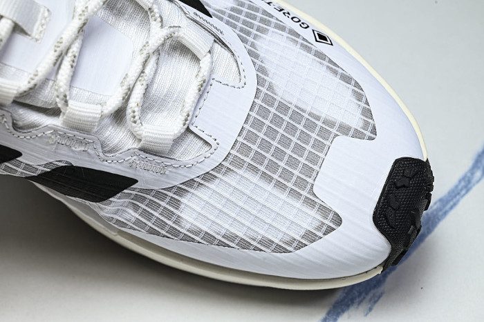 KI8279 FREEHIKER 3 LOW GTX LOW-TOP RUNNING SHOES WHITE/BLACK/GREY