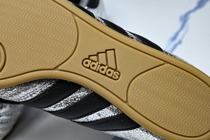 JH9664 TAEKWONDO SILVER METALLIC/CORE BLACK/GUM