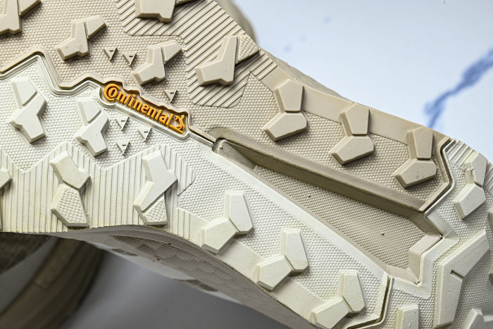 KI8281 FREEHIKER 3 LOW GTX LOW-TOP RUNNING SHOES BEIGE/GREY