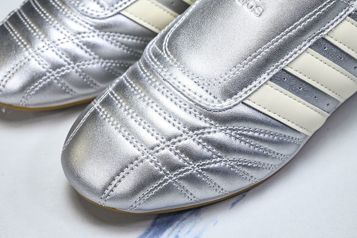 JS4023 TAEKWONDO SILVER METALLIC/OFF WHITE/GUM