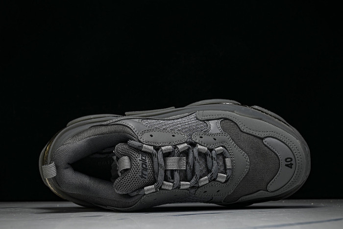 W2GA1-1801 TRIPLE S RETRO CASUAL RUNNING SHOES GREY/GREY/GREY