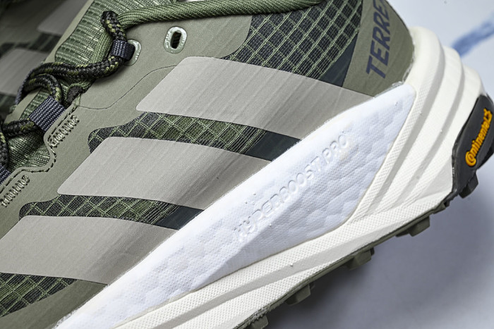 KI8276 FREEHIKER 3 LOW GTX LOW-TOP RUNNING SHOES GREEN/GREEN/GREEN