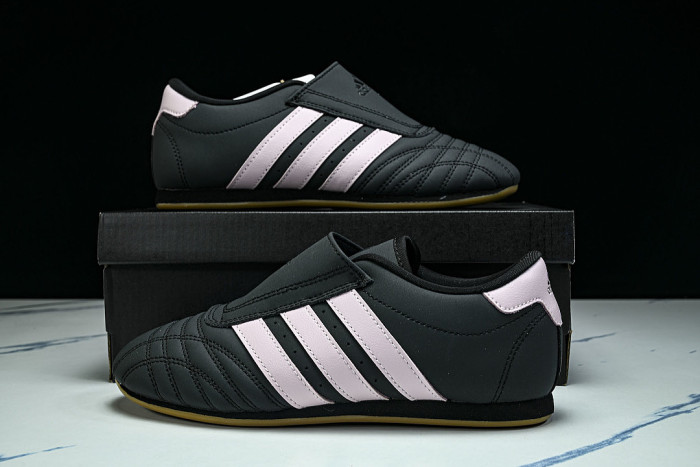 JR4960 TAEKWONDO LOW-TOP TRAINING SHOES BLACK/PINK/BLACK