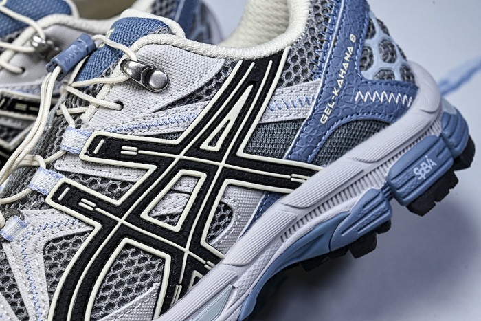 1203B031-028 GEL-KAHANA 8 LOW-TOP RUNNING SHOES GREY/BLUE/BLACK