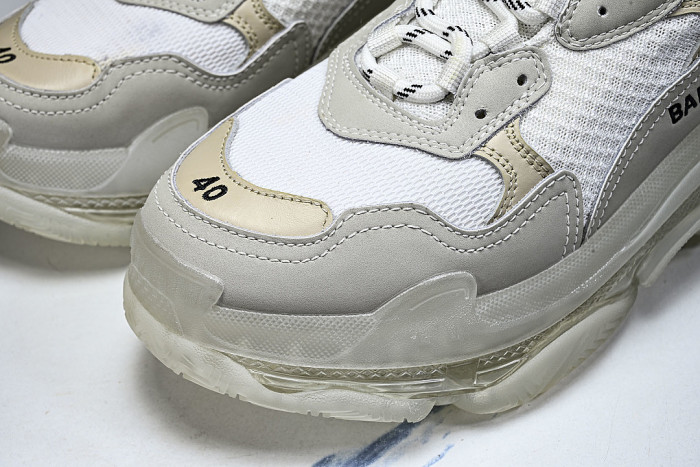W2FB1-9000 TRIPLE S RETRO CASUAL RUNNING SHOES WHITE/WHITE/WHITE