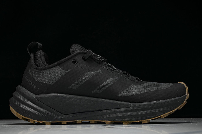 HQ9301 FREEHIKER 3 LOW GTX LOW-TOP RUNNING SHOES BLACK/BLACK/BLACK
