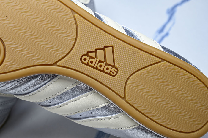 JS4023 TAEKWONDO SILVER METALLIC/OFF WHITE/GUM