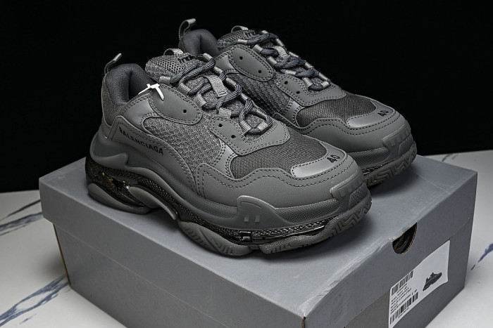 W2GA1-1801 TRIPLE S RETRO CASUAL RUNNING SHOES GREY/GREY/GREY
