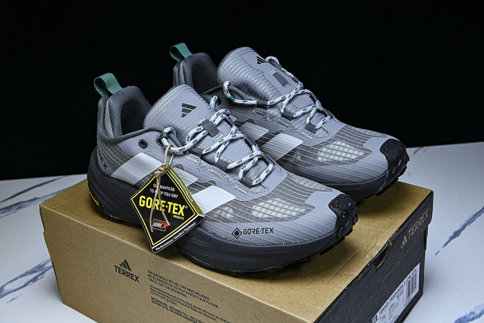 LA3855 FREEHIKER 3 LOW GTX LOW-TOP RUNNING SHOES GREY/BLACK/GREY
