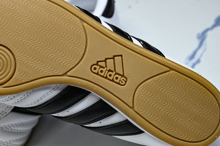 JQ4774 TAEKWONDO CLOUD WHITE/CORE BLACK/GUM