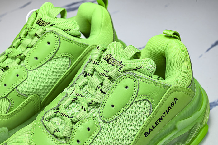 W2GR1-3801 TRIPLE S RETRO CASUAL RUNNING SHOES GREEN/GREEN/GREEN