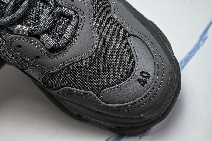 W2GA1-1801 TRIPLE S RETRO CASUAL RUNNING SHOES GREY/GREY/GREY