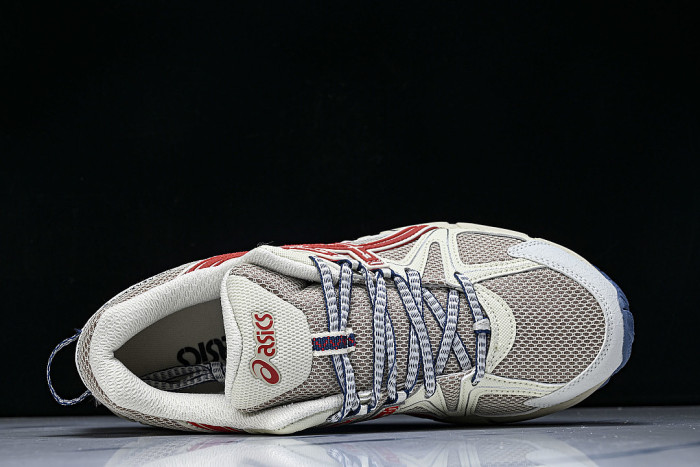 1203B133-200 GEL-KAHANA 8 LOW-TOP RUNNING SHOES BEIGE/RED/BLUE