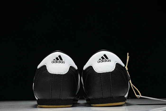 JQ4775 TAEKWONDO CORE BLACK/CLOUD WHITE/GUM
